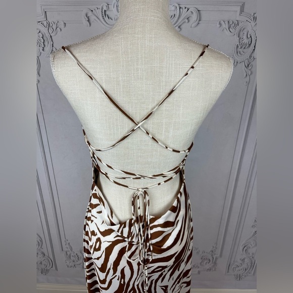Zebra Print Midi Dress - Picture 6 of 10